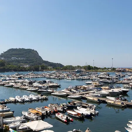 Baia Flegrea Meuble Hotel *